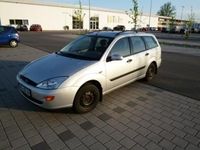 Gebraucht Ford Focus Ambiente 75 PS (55 kW) 2000 Silber Kombi