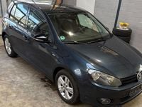 Gebraucht VW Golf VI Match 105 PS (77 kW) 2011 Blau Kleinwagen