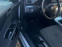 Gebraucht VW Passat 105 PS (77 kW) 2008 Grau Limousine