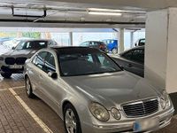 Gebraucht Mercedes E270 Avantgarde 177 PS (130 kW) 2002 Silber Limousine