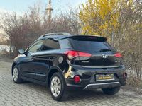 Gebraucht Hyundai i20 Active 101 PS (74 kW) 2016 Schwarz Limousine