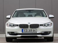Gebraucht BMW 320 184 PS (135 kW) 2014 Weiß Limousine