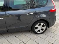 Gebraucht Renault Grand Scénic III 150 PS (110 kW) 2011 Grau Van / Kleinbus