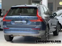 Gebraucht Volvo XC60 Core 197 PS (144 kW) 2023 Denim blue / metallic SUV