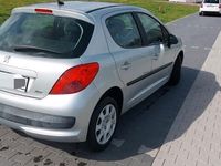 gebraucht Peugeot 207 1.4 l mit TÜV.