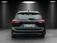 Gebraucht Ford Focus Titanium 125 PS (91 kW) 2025 Frostweiß Limousine