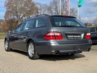 Gebraucht Mercedes E200 163 PS (119 kW) 2005 Flintgrau Kombi