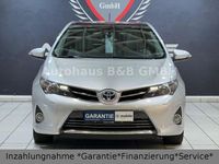Gebraucht Toyota Auris Executive 99 PS (72 kW) 2014 Silber Limousine