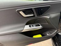 Gebraucht Mercedes E300 AMG 313 PS (230 kW) 2025 Metalliclack obsidianschwarz Limousine