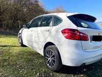 Gebraucht BMW 220 Sport Line 192 PS (141 kW) 2015 Weiß Kombi