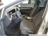 Second-hand VW Golf VIII Life 116 CP (85 kW) 2023 Argintiu Berlinǎ