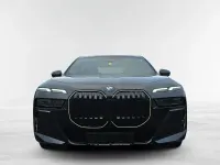 Gebraucht BMW 740 M Sport 299 PS (219 kW) 2025 Schwarz Limousine