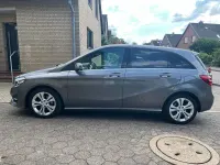 Gebraucht Mercedes B220 Urban 177 PS (130 kW) 2017 Grau Kleinwagen