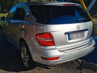 Gebraucht Mercedes ML350 231 PS (169 kW) 2011 Silber SUV