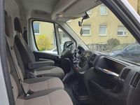 Gebraucht Peugeot Boxer 140 PS (102 kW) 2022 Grau Van