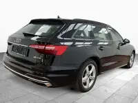 Gebraucht Audi A4 Advanced 163 PS (119 kW) 2023 Schwarz Kombi