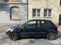 Gebraucht Ford Fiesta 60 PS (44 kW) 2004 Blau Kleinwagen