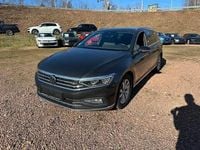 Gebraucht VW Passat R-line 200 PS (147 kW) 2022 Mangangrau metallic Kombi