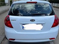 Gebraucht Kia Ceed Basis 109 PS (80 kW) 2008 Weiß Kleinwagen