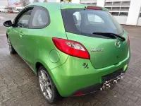 Gebraucht Mazda 2 Inclusive 75 PS (55 kW) 2010 Metisgrün metallic Kleinwagen