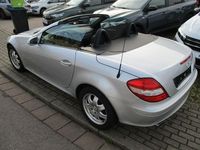 Second-hand Mercedes SLK200 163 CP (119 kW) 2006 Argintiu Cabrio