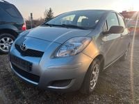Gebraucht Toyota Yaris Cool 69 PS (50 kW) 2009 Silber Kleinwagen