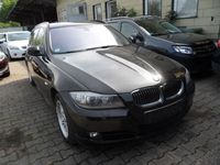Gebraucht BMW 318 143 PS (105 kW) 2011 Schwarz Kombi