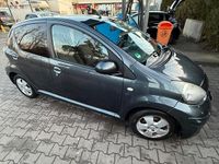 Gebraucht Toyota Aygo 68 PS (50 kW) 2011 Grau Kleinwagen