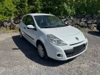 Gebraucht Renault Clio III Expression 75 PS (55 kW) 2011 Weiß Limousine
