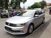 Gebraucht VW Jetta Basis 110 PS (80 kW) 2015 Silber Limousine