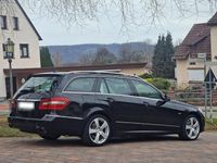 Gebraucht Mercedes E300 231 PS (169 kW) 2011 Schwarz Kombi