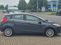Gebraucht Ford Fiesta Titanium 101 PS (74 kW) 2013 Grau Limousine