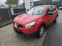 Gebraucht Nissan Qashqai Visia 114 PS (83 kW) 2010 Rot SUV