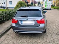 Gebraucht BMW 320 184 PS (135 kW) 2010 Grau Kombi