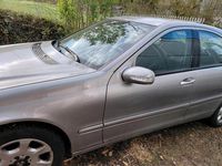 Second-hand Mercedes C200 163 CP (119 kW) 2004 Argintiu Berlinǎ