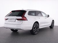 Gebraucht Volvo V90 CC Plus 197 PS (144 kW) 2023 Crystal white / metallic Kombi
