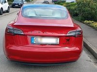 gebraucht Tesla Model 3 02/22, 24TKM, rot-weiß, EAP, Matrix