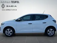 Neu Dacia Sandero Essentiel 67 PS (49 kW) 2026 Weiß Limousine