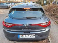 Gebraucht Renault Mégane IV Play 132 PS (97 kW) 2017 Grau Limousine