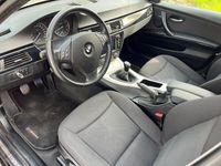 gebraucht BMW 318 Baureihe 3 Lim. 318i*Navi/Xenon*