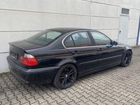Second-hand BMW 330 231 CP (169 kW) 2004 Negru Berlinǎ