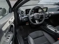 Gebraucht Mercedes A200 Advanced 150 PS (110 kW) 2026 Metalliclack kosmosschwarz Limousine