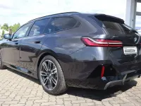 Gebraucht BMW 520 M Sport 197 PS (144 kW) 2025 Sophistograu brillanteffekt Kombi