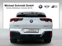 Neu BMW iX2 M Sport 150 kW (204 PS) 2026 Alpinweiss iii SUV
