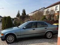 Gebraucht BMW 320 150 PS (110 kW) 1997 Blau Limousine