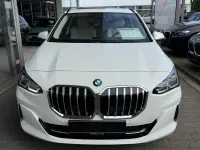 Gebraucht BMW 220 Active Tourer Luxury Line 170 PS (125 kW) 2025 Weiss Van / Kleinbus