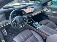 Gebraucht BMW i7 Sport Line 484 kW (659 PS) 2025 Belladonna purple Limousine