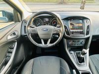 Gebraucht Ford Focus 120 PS (88 kW) 2016 Grau Kombi
