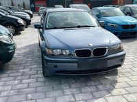 Gebraucht BMW 318 143 PS (105 kW) 2003 Blau Kombi