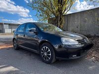 Usata VW Golf V 65 CV (47 kW) 2004 Nero Utilitaria